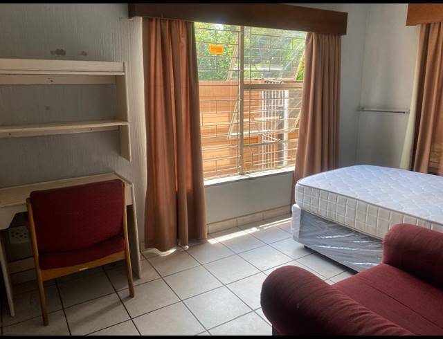 20 BEDROOM HOUSE FOR SALE IN BEDWORTH PARK